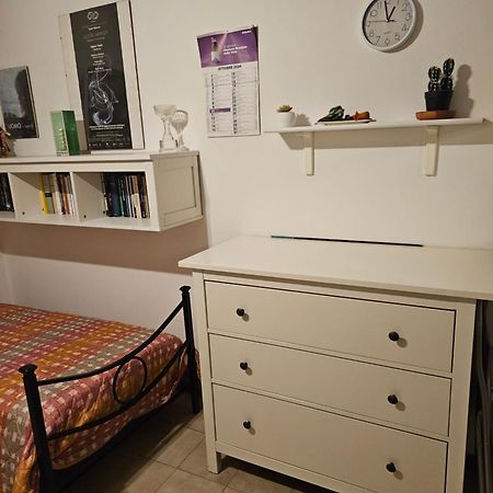 Stanza In Appartamento Privato Zona San Vitale Bologna Eksteriør bilde