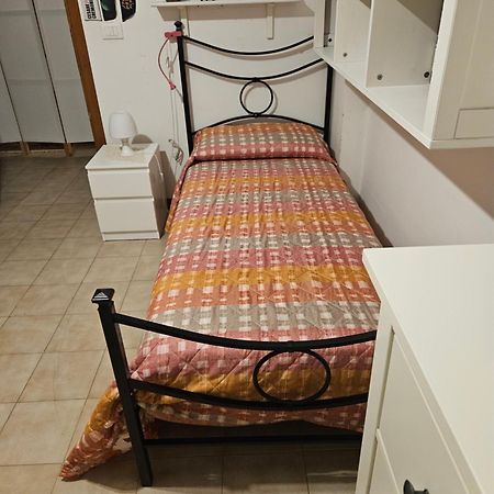 Stanza In Appartamento Privato Zona San Vitale Bologna Eksteriør bilde